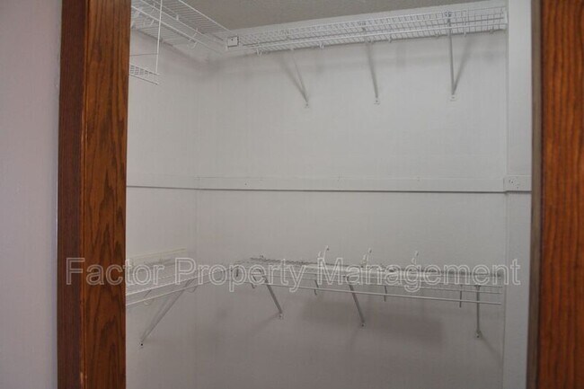 Building Photo - 101 Heather Ln