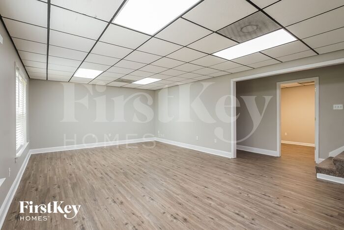 Building Photo - 90 Ridgewood Ln