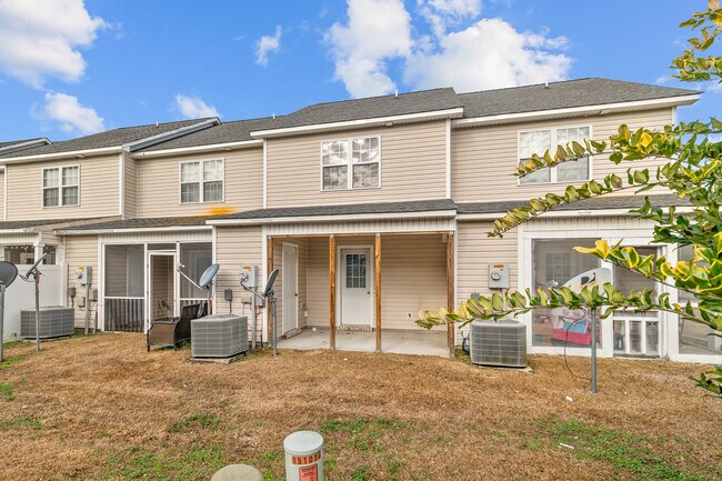 Building Photo - 403 Springwood Dr