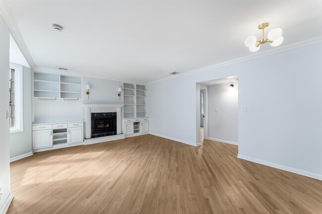 Building Photo - 1108 Hudson St