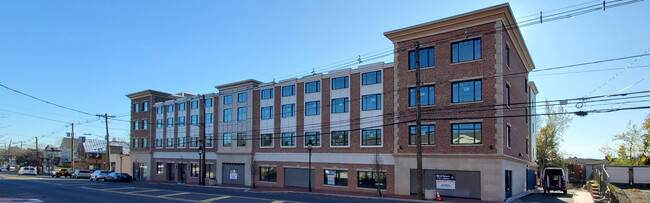 Primary Photo - Maplewood Lofts