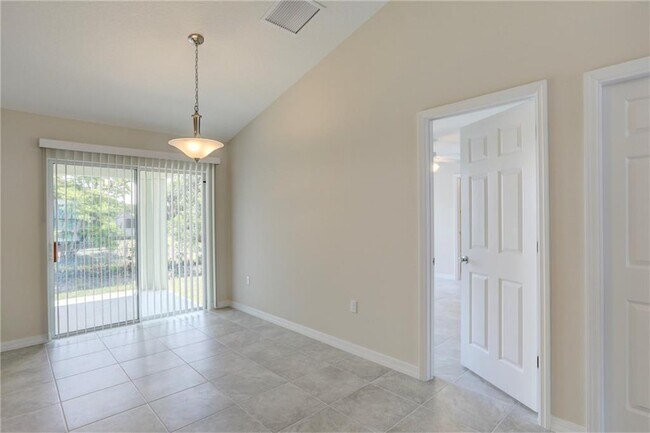 Building Photo - 8886 98th Ct