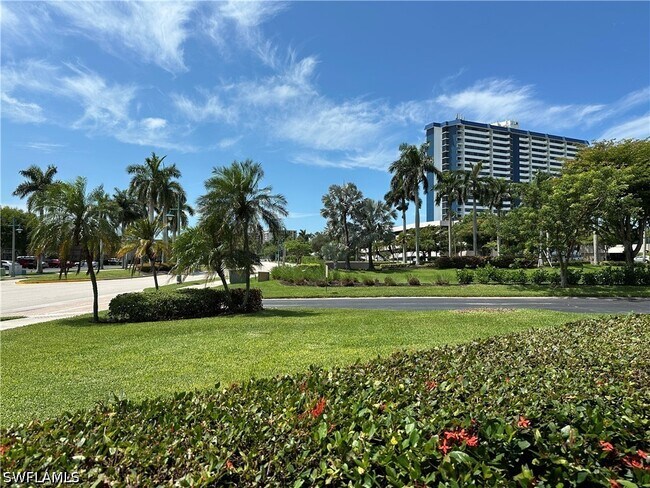 Building Photo - 130 N Collier Blvd