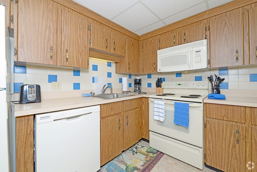 J.E. Furnished Apartments of Quincy 33 Furnace Ave Quincy MA 02169