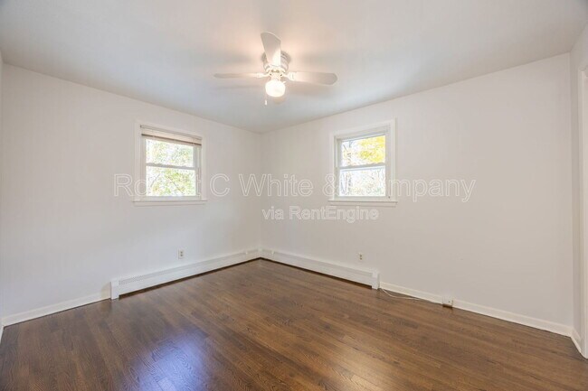 Building Photo - 32 Marshall St