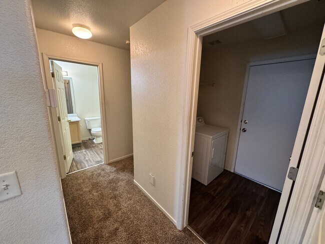 Building Photo - 9480 Canyon Meadows Dr