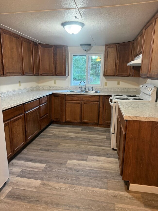 Building Photo - 15144 Sitkum Ln