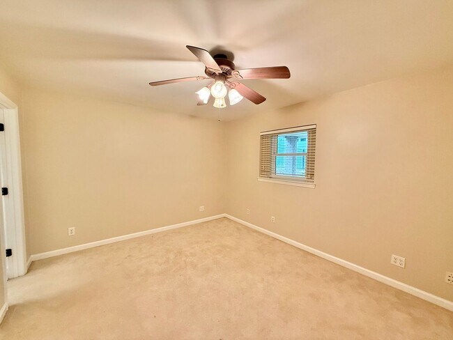 Building Photo - **OFFERING WAIVED APPLICATION FEES & $250 ...