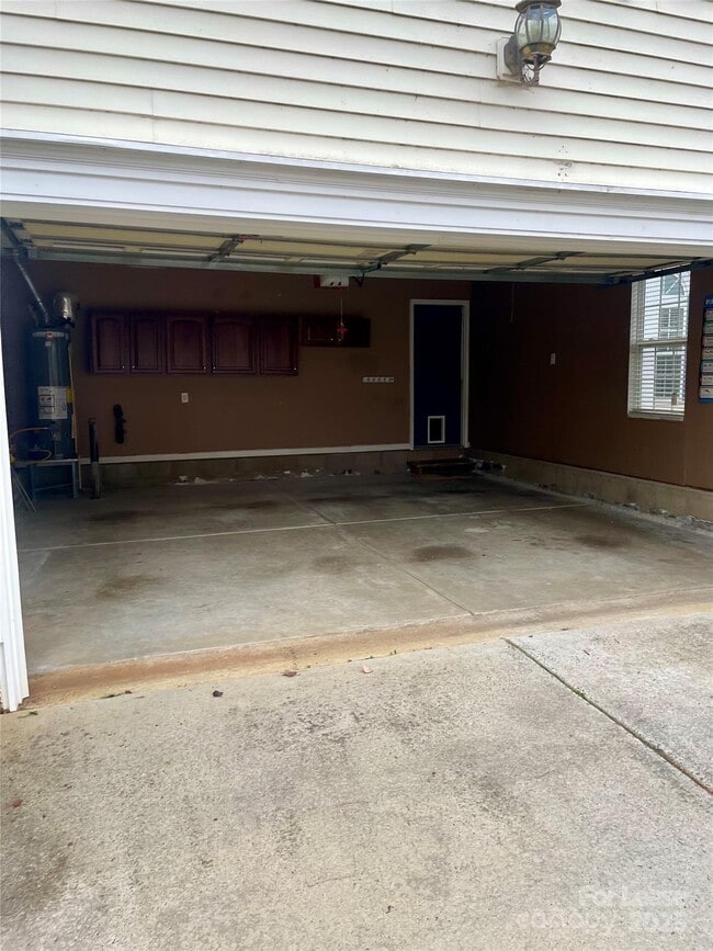 Building Photo - 3823 Thomas Ridge Dr