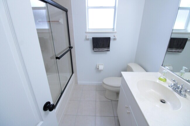 Building Photo - 2957 SW Collings Dr