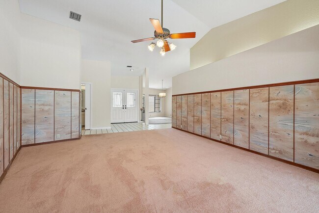Building Photo - 18 Glencairn Rd