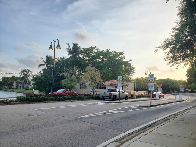 Building Photo - 8350 Dundee Terrace