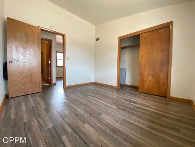 Building Photo - 506 E Pierce St