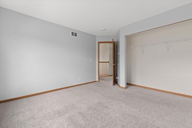 Building Photo - 966 Forest View Way