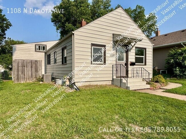 Building Photo - 1108 N Dakota Ave