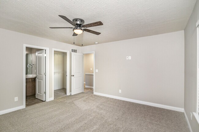 Building Photo - 501 Station Ct