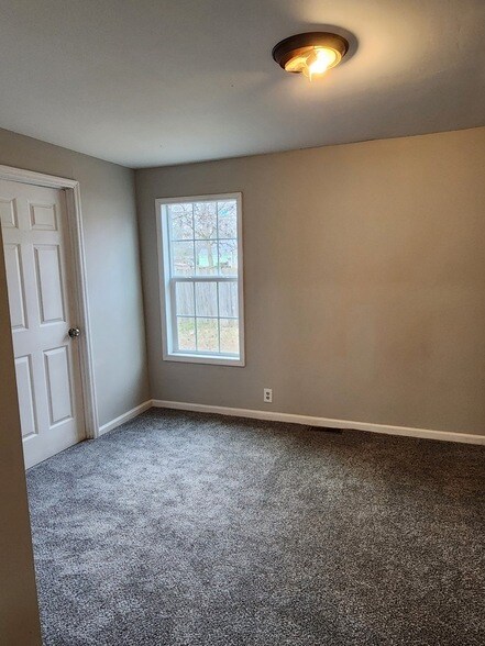 Building Photo - 401 N Polk St