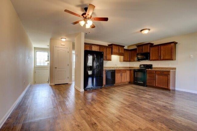 Building Photo - 992-D S Ash Ridge Dr