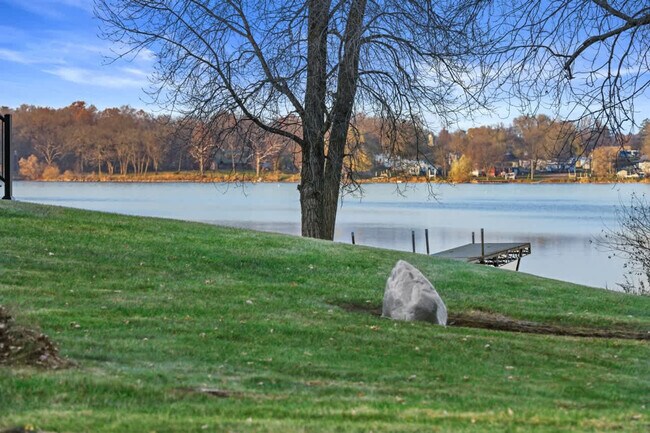 Building Photo - 222 Grouse Dr