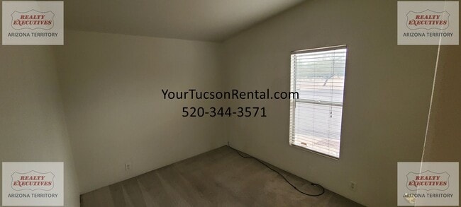 Building Photo - Irvington & Country Club area - 3 beds & 2 baths