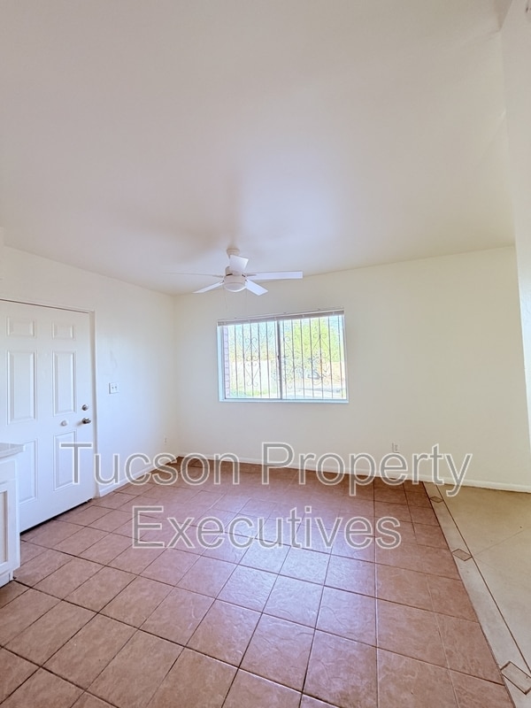 Building Photo - 1328-P1328 W Pennington St