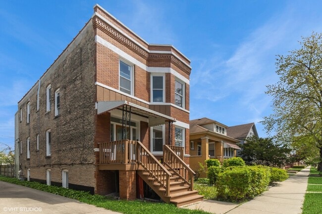 Primary Photo - 1221 S Lombard Ave