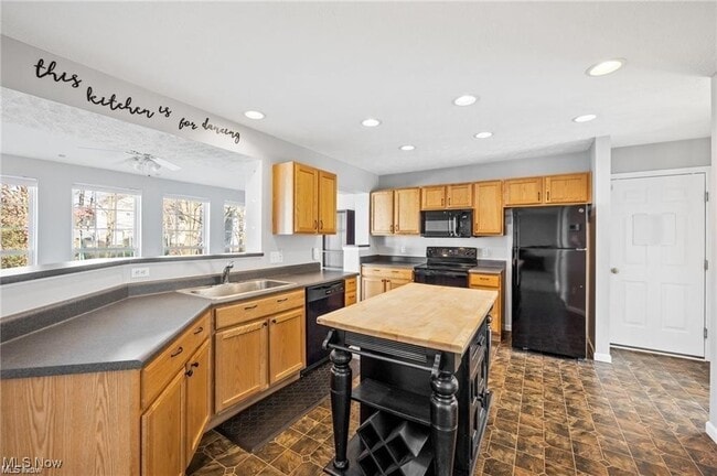 Building Photo - 7419 Meadow Brooke Way