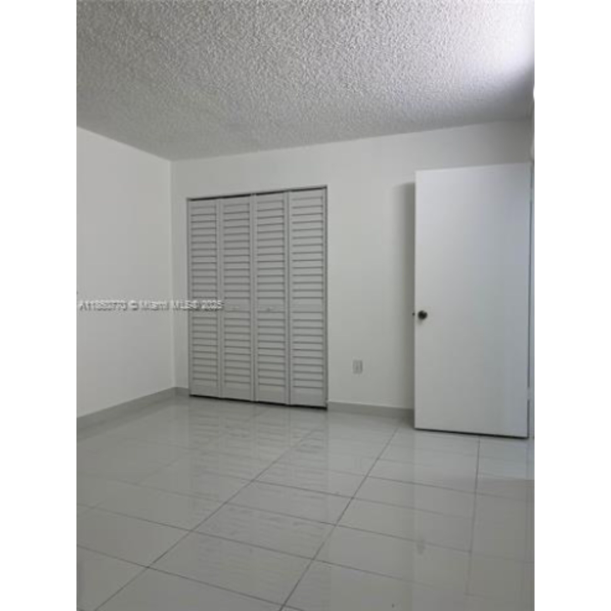 Building Photo - 10975 SW 107th St