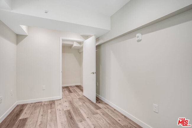 Building Photo - 1470 Rexford Dr