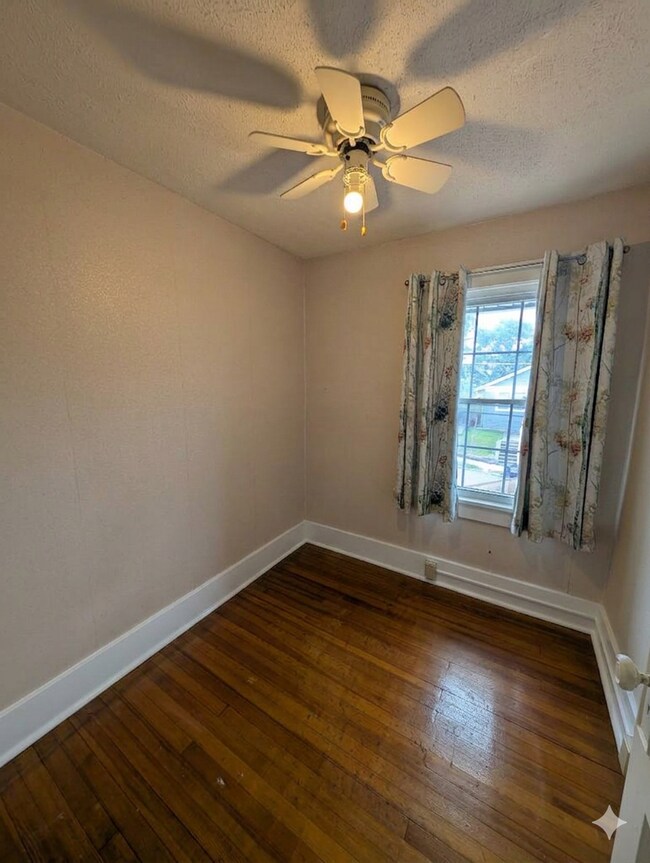 Building Photo - 3 Bed/1 Bath Home for Rent -- $300 CREDIT AVAILABLE