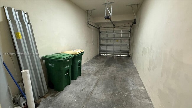 Building Photo - 5866 Hampton Hills Blvd