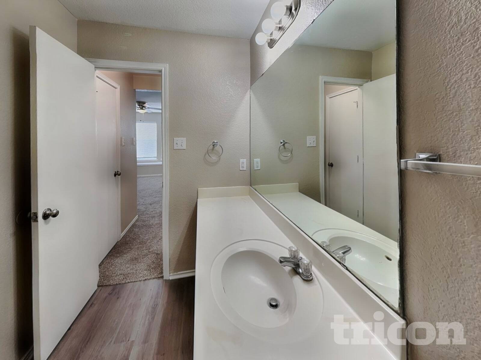 Building Photo - 7307 Circle Farm