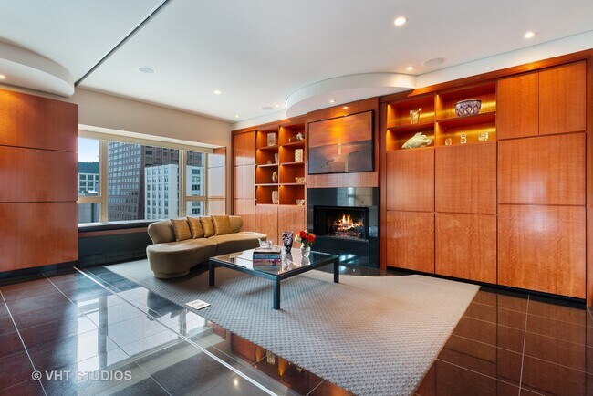 Building Photo - 800 N Michigan Ave