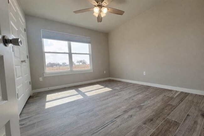 Building Photo - 2184 Hilltop Ln