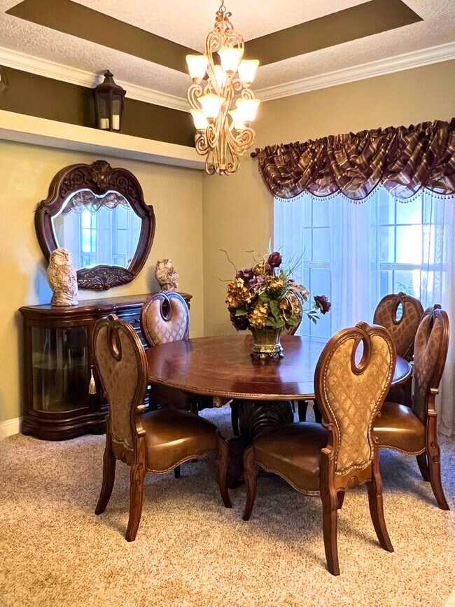Building Photo - 3-Bedroom, 2-Bath Home with Pool Access an...
