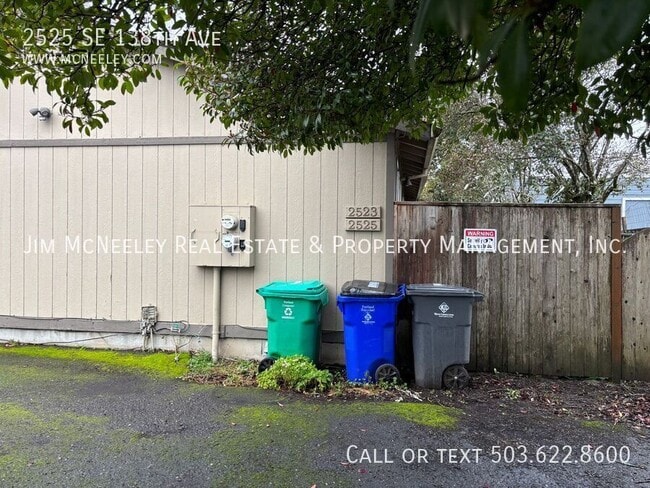 Building Photo - 2525 SE 138th Ave