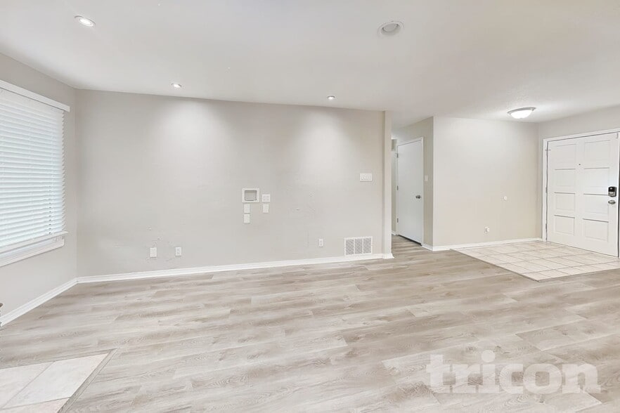 Building Photo - 1416 Nemesia Pl NE