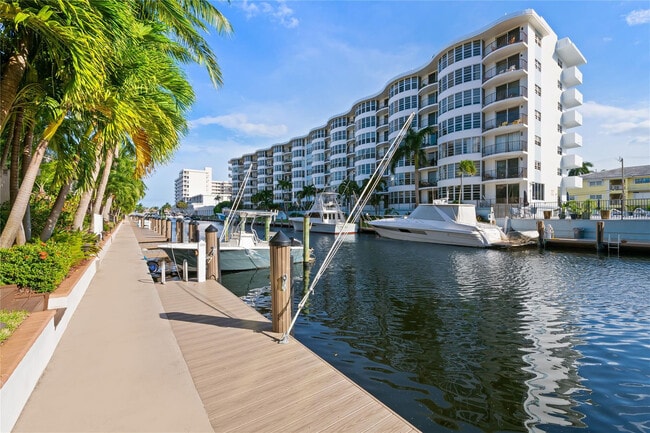 Building Photo - 3016 NE 49th St