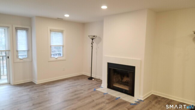 Building Photo - 1414 Whitney Ave