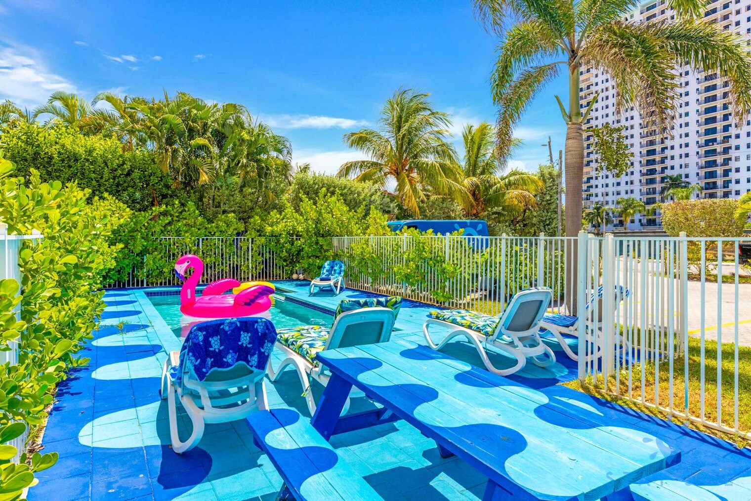 Building Photo - 809 S Ocean Dr