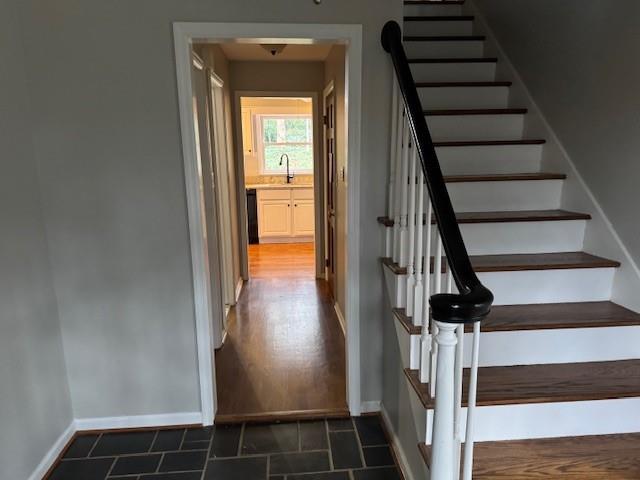 Building Photo - 3324 Henderson Creek Rd