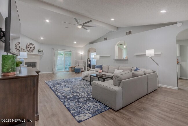 Building Photo - 11677 Lazy Willow Ln