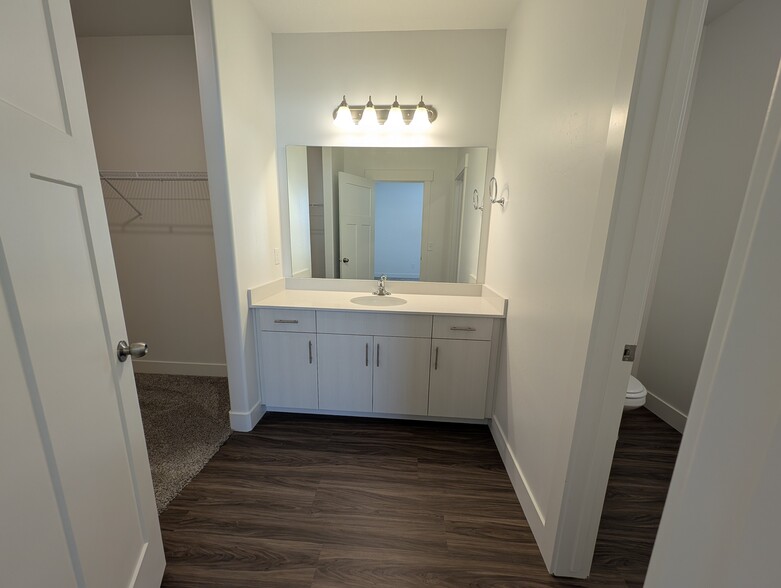 Building Photo - 3993 W Big Horn Dr