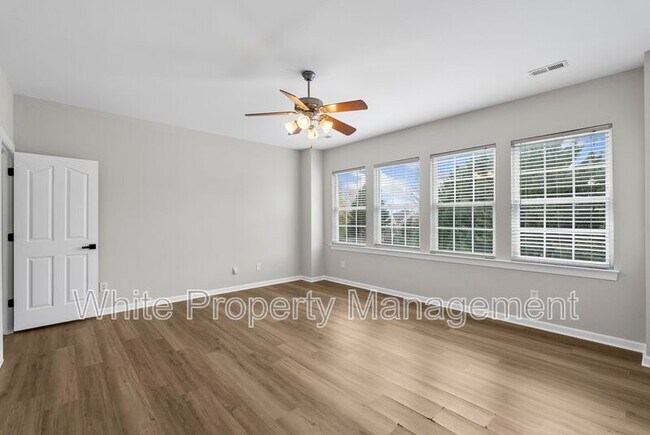 Building Photo - 11012 Southfield Dr