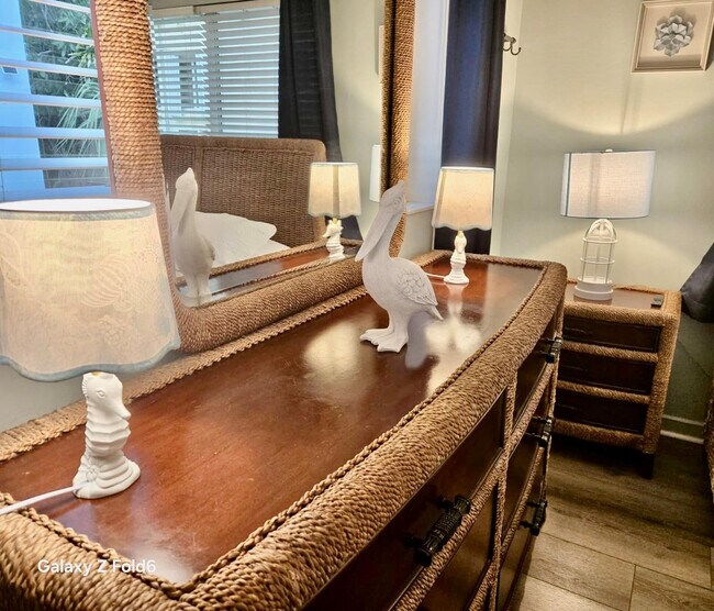 Building Photo - 3225 NE 16th St