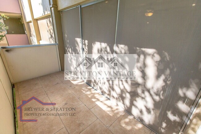 Building Photo - 351 E Thomas Rd