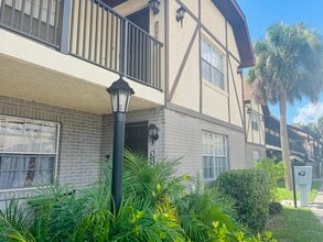 Building Photo - 3142-3153 Sir Hamilton Cir