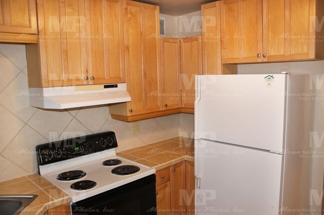 Building Photo - 1317 W Mulberry St