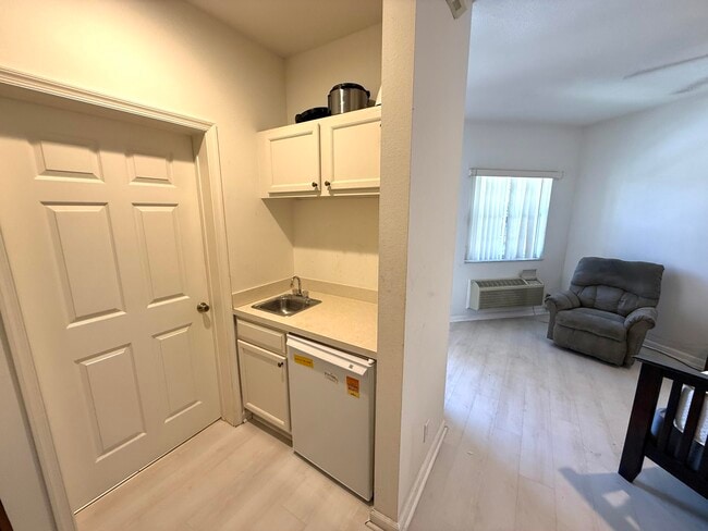 Building Photo - 8938 Sandshot Ct