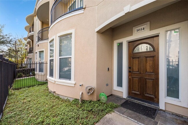 Building Photo - 3-Story Townhome in Midtown – 3BR/3.5BA with Private Balconies